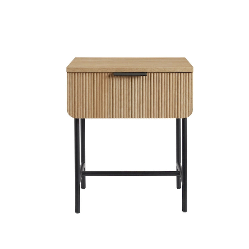 Mesa auxiliar minimalista con puertas estriadas