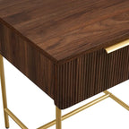 Mesa auxiliar minimalista con puertas estriadas